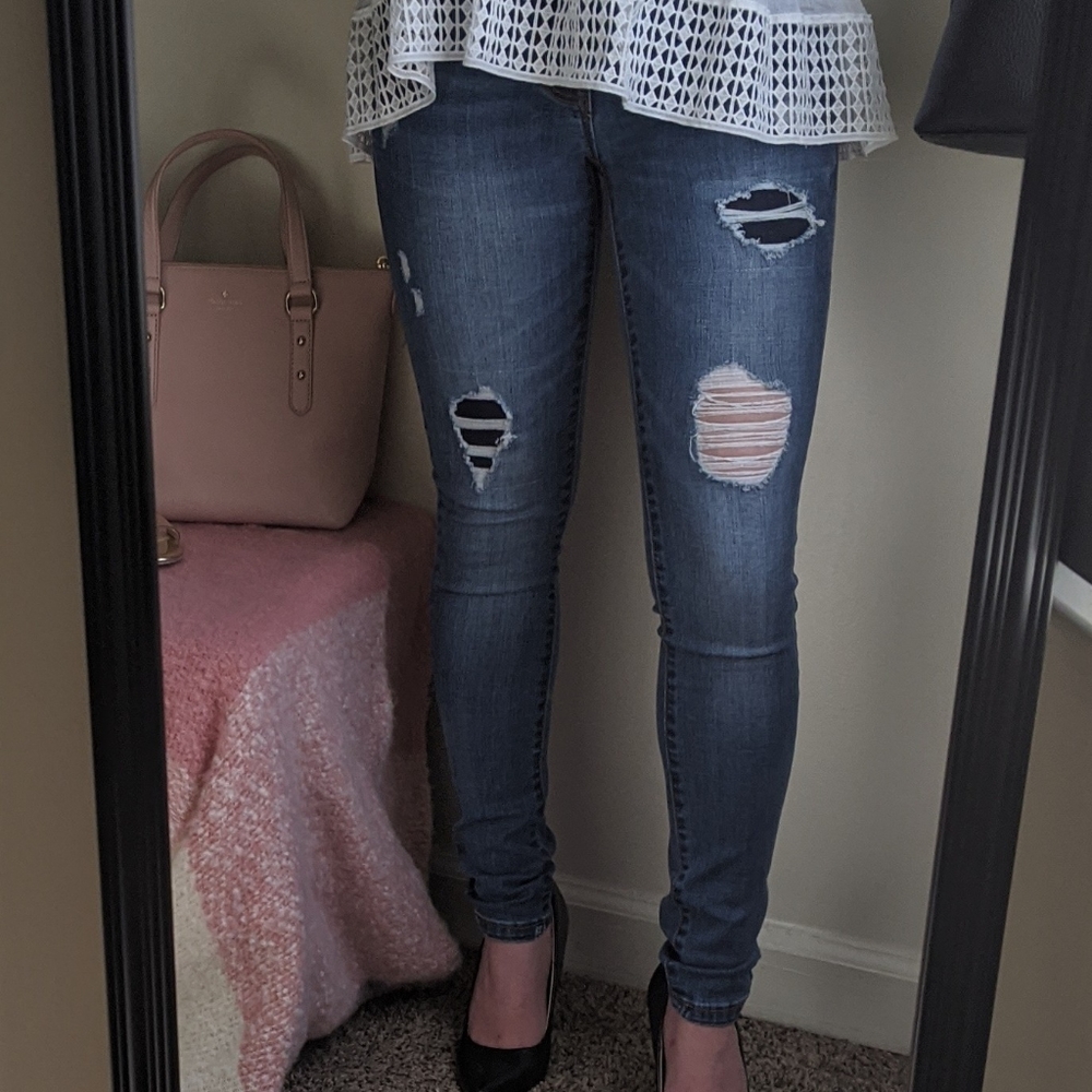 High Waisted Ankle Distressed Jeans